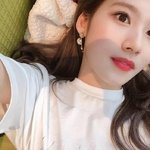 <b>사나</b> 어떻니?