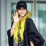 파격 <b>헤어</b>로 변신한 한예슬