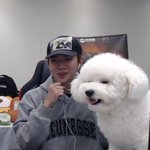 [EXO] 근데 비비 뭔가 더 이뻐<b>진</b>거 같지 않냐ㅋㅋ