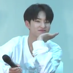 팬싸에서 팬들 요구에 센스있고 귀엽게 대응하는 아이돌