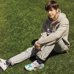 [강다니엘] 리복<b>룩</b><b>북</b> 강다니엘 스캔본