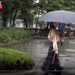 [댓글부탁해] <b>선미</b> 우산을 들다... 드라마 장면 같은 ㅎㅎ 좋네요