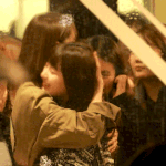 [댓글부탁해] 슬기 귀여워하는 윤아.<b>gif</b>