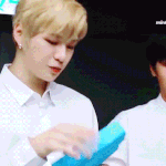 [강다니엘] Q : 강다니엘씨는 <b>전생</b>에 뭐였을 것 같아요?