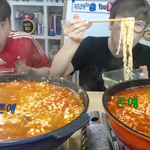 불공평 젖<b>가락</b> 사용의
