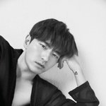 요즘에 이진욱 <b>한테</b> 빠진 사람 없냐