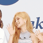 [드루와] 의외의 몸매를 가진 아이돌.<b>gif</b>