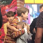 내 오빠한테 달려가 안겼는데 미국 전역 생중계.<b>jpg</b>