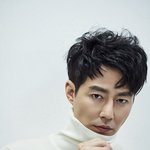 여전히 <b>소년</b>미 뿜뿜하는 조인성
