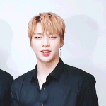 [강다니엘] 축하영상속 강다니엘.<b>gif</b>