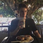 이런 안경 존잘 사진 있눈 <b>샤람</b>,,;