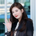 블러셔하고 사랑스러워진 수지