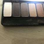 이섀도우 <b>회색</b>끼 섞인섀도우야??