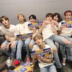 [방탄소년단] 지금 진희 툽해서 오늘의 노래 <b>펙럽</b>을 1위에 안착 시켜...