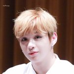<b>화려</b>함이 잘 어울리는 男돌