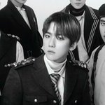 [EXO] <b>제복</b>백현이라니 벌써 지갑텅텅이다