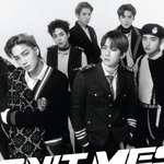 [EXO] 나 베레모에 <b>시선</b> 뺏겨서 몰랐는데 멜빵 입은거냐