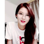 교수님 같이 나온 <b>사나</b>