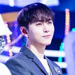 뭔가 처음부터이둘에게서 비슷한 분위기가 풍겼어