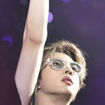 방금 뜬 방탄 <b>진의</b> 이마가 보이는 헤어스타일+ 안경