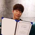 조인성이 배우들에게 준 상ㅋㅋㅋ