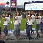 아이즈<b>원</b> 잠실야구장 시구 무대 풀영상 떳다... 하트하<b>트</b> 고~