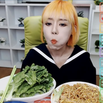 손봄향이먹는이거 왤케 맛잇어<b>보임</b>..?
