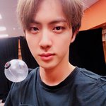 [방탄소년단] 엥 ..? 아미밤이 어떻게 저기있러 ..?