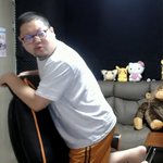 [조언부탁해] 애들아 포스터를 <b>훼손</b>시키지 않고 붙일려면 어떡해야돼...