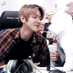 [EXO] <b>변백현</b>이 너무 잘생긴거에 대해 어떻게 생각해?;;;