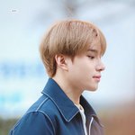 청초한 외모로 <b>여심</b>몰이 하는 男돌