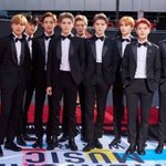 "인터내셔널 슈퍼스타"…NCT 127 '<b>AMA</b>' 레드카펫 밟아