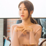 <b>조</b><b>녜</b>로움을 보여주는 유인나