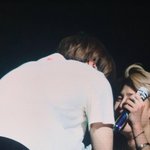 [방탄소년단] 정국이 우는 거 달래주는 <b>지민이</b>
