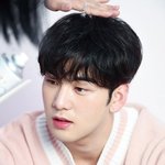 [엔터톡] 핑크<b>동호</b> - 분홍분홍한 뉴이스트 강동호