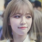 [댓글부탁해] 이 <b>머리색</b>뭐임