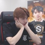 [EXO] .<b>oO</b>(나는 왜이렇게 이쁜걸까...)