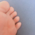 나보다 발가락 <b>뾰족</b>한 판녀 잇냐