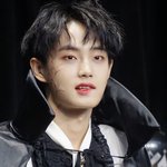 오늘자 드라큘라 코스프레한 남돌
