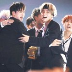 [방탄소년단] 눈물지뢰 짤 좀 올려줘