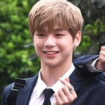 [워너원] 사랑의 하트와 살인미소 사진 ㄷㄷ