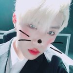 [박우진] 아 프사에 빠져서 하루에 <b>사진첩</b> 50번 열어봄