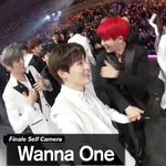 [강다니엘] 강다니엘 <b>엄지</b>척 대체 언제부터 한거야ㅋㅋㅋㅋㅋㅋㅋㅋㅋ