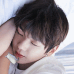 [강다니엘] <b>짱아</b>지풀(?)로 잠자는 코룽이 개로피기 (강다니엘)