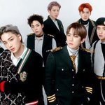 [EXO] 이사진으로 <b>포스터</b> 간절히 원했는데
