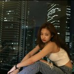 제니 이 <b>사진</b> 고화질 있는 <b>새</b>럼