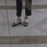 뜬금없긴 한데 나 발 엄청 <b>하얌</b>