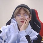 [EXO] 점점 어려지는 백현이