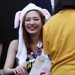 <b>토끼귀</b> 모자 말인데...