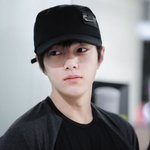 <b>황민현</b>이랑 롤하기 vs 차은우랑 옵치하기